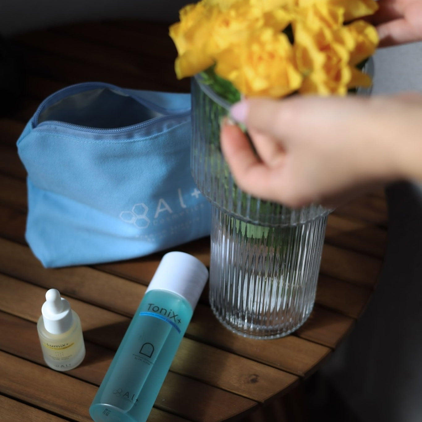 SkinVault+ Essence Bag - Al+ Cosmetics - Skincare несесер | 1 брой